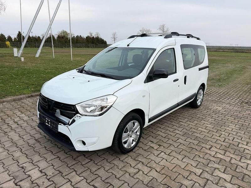 Gebraucht Dacia Dokker 95 PS (69 kW) 2020 Weiß Van / Kleinbus