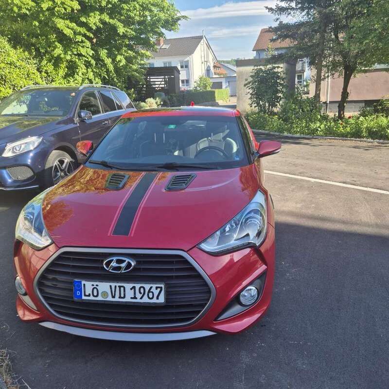 Rot Gebraucht 2016 Hyundai Veloster Premium Kleinwagen | 8.500 € (Superpreis) - Bild 1/4