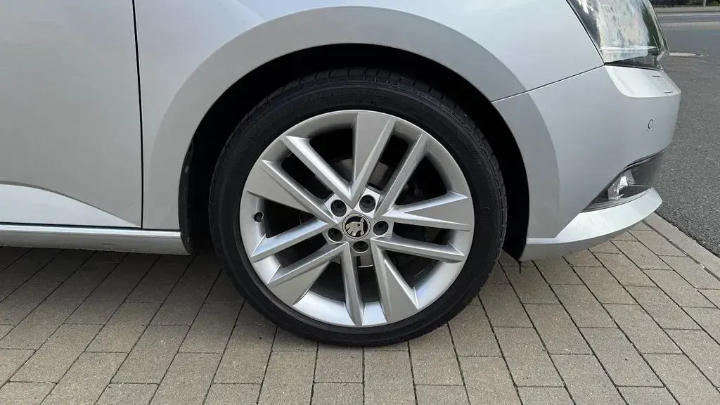 Gebraucht Skoda Fabia Clever 75 PS (55 kW) 2018 Silber Limousine
