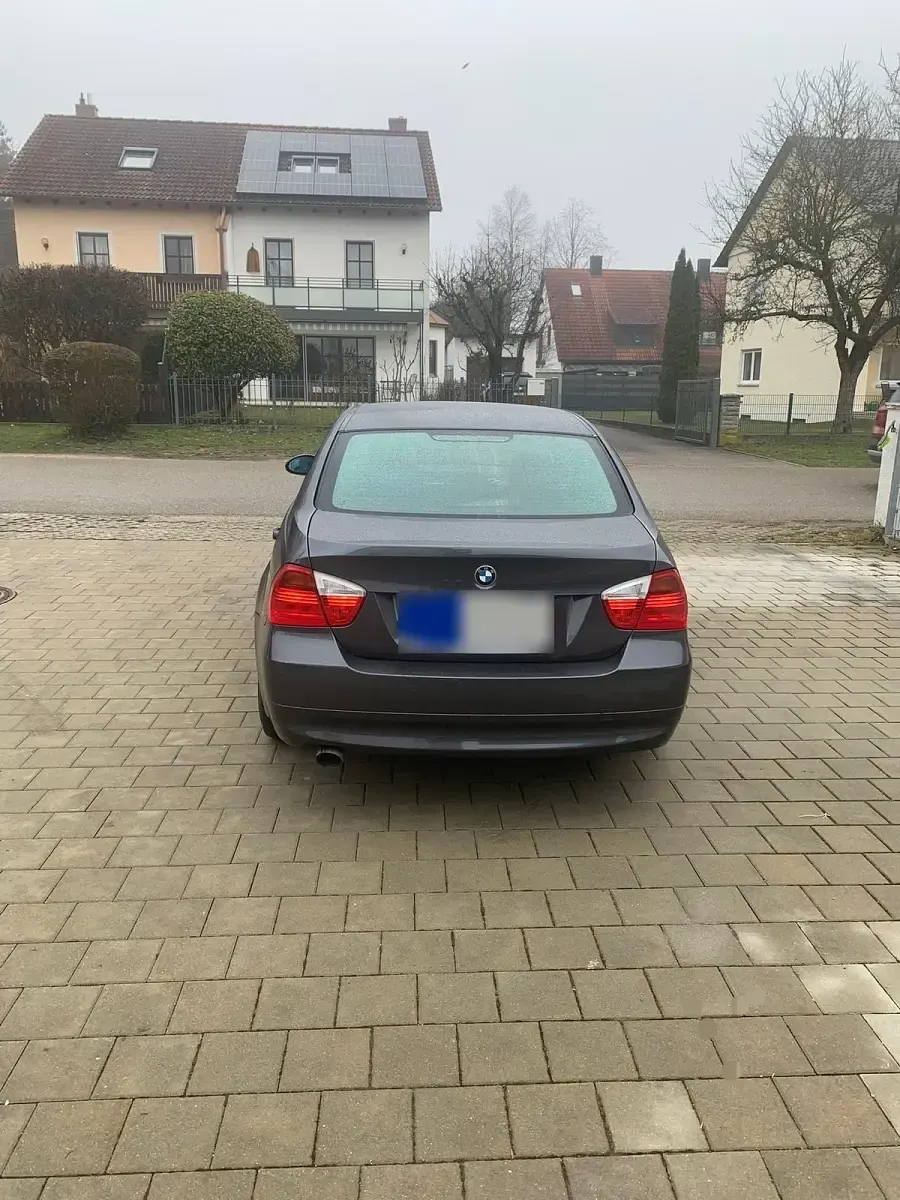 Gebraucht BMW 320 150 PS (110 kW) 2005 Grau Limousine