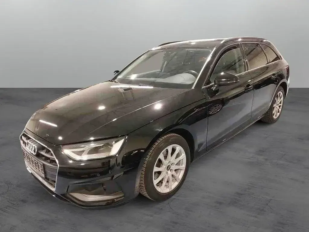 Gebraucht Audi A4 Advanced 150 PS (110 kW) 2022 Mythosschwarz metallic Kombi
