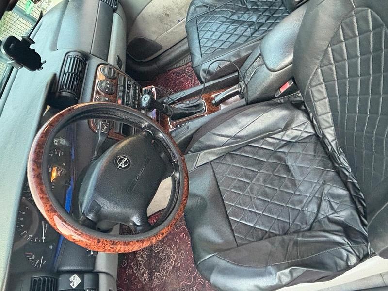 Gebraucht Opel Omega 100 PS (73 kW) 1993 Grau Limousine