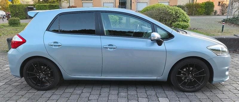 Gebraucht Toyota Auris 99 PS (72 kW) 2011 Blau Kleinwagen