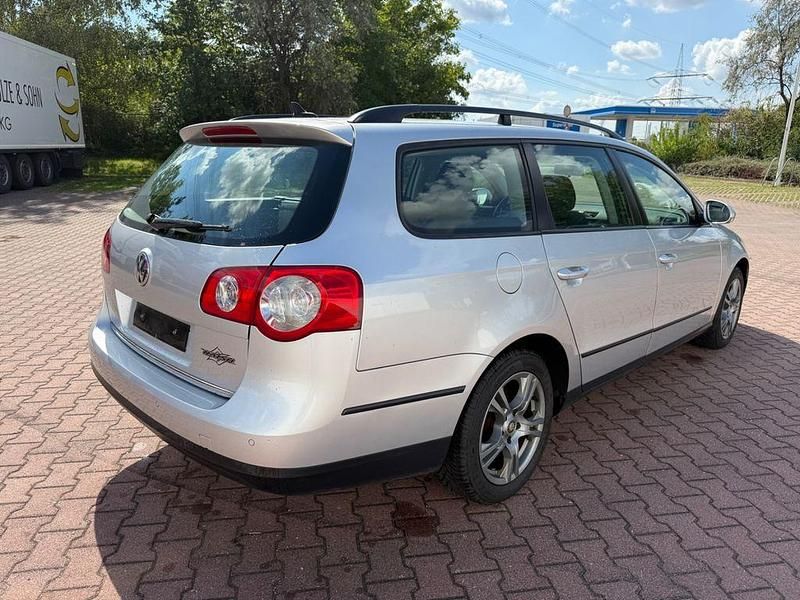 Gebraucht VW Passat Trendline 170 PS (125 kW) 2011 Silber Kombi