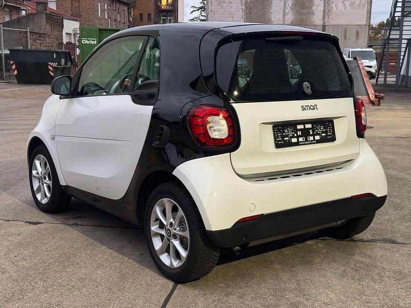 Gebraucht Smart ForTwo Coupé Proxy 71 PS (52 kW) 2017 Weiß Coupé