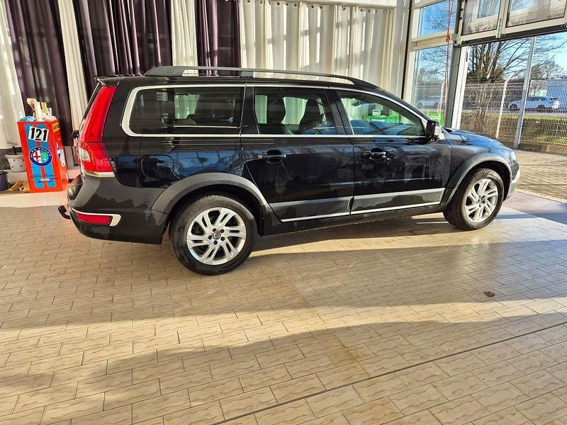 Gebraucht Volvo XC70 Summum 181 PS (133 kW) 2015 Schwarz Kombi