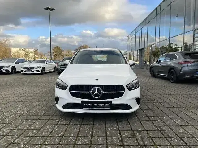 Gebraucht Mercedes B220 Progressive 190 PS (139 kW) 2024 Polarweiß Kleinwagen