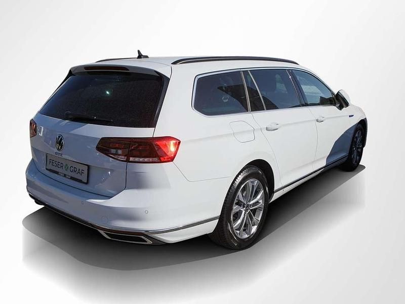 Gebraucht VW Passat GTE 218 PS (160 kW) 2022 Gletscherweiß Kombi