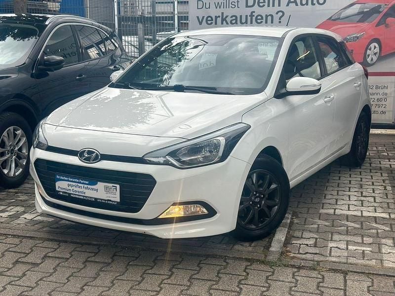Weiß Gebraucht 2017 Hyundai i20 YES! Kleinwagen | 9.490 € (Guter Preis) - Bild 1/4