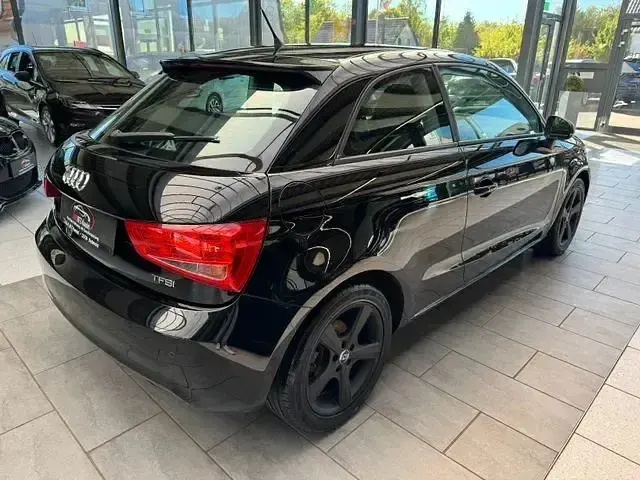 Gebraucht Audi A1 Attraction 180 PS (132 kW) 2011 Schwarz Kleinwagen