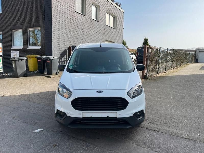 Gebraucht Ford Transit Trend 101 PS (74 kW) 2023 Weiß Van / Kleinbus