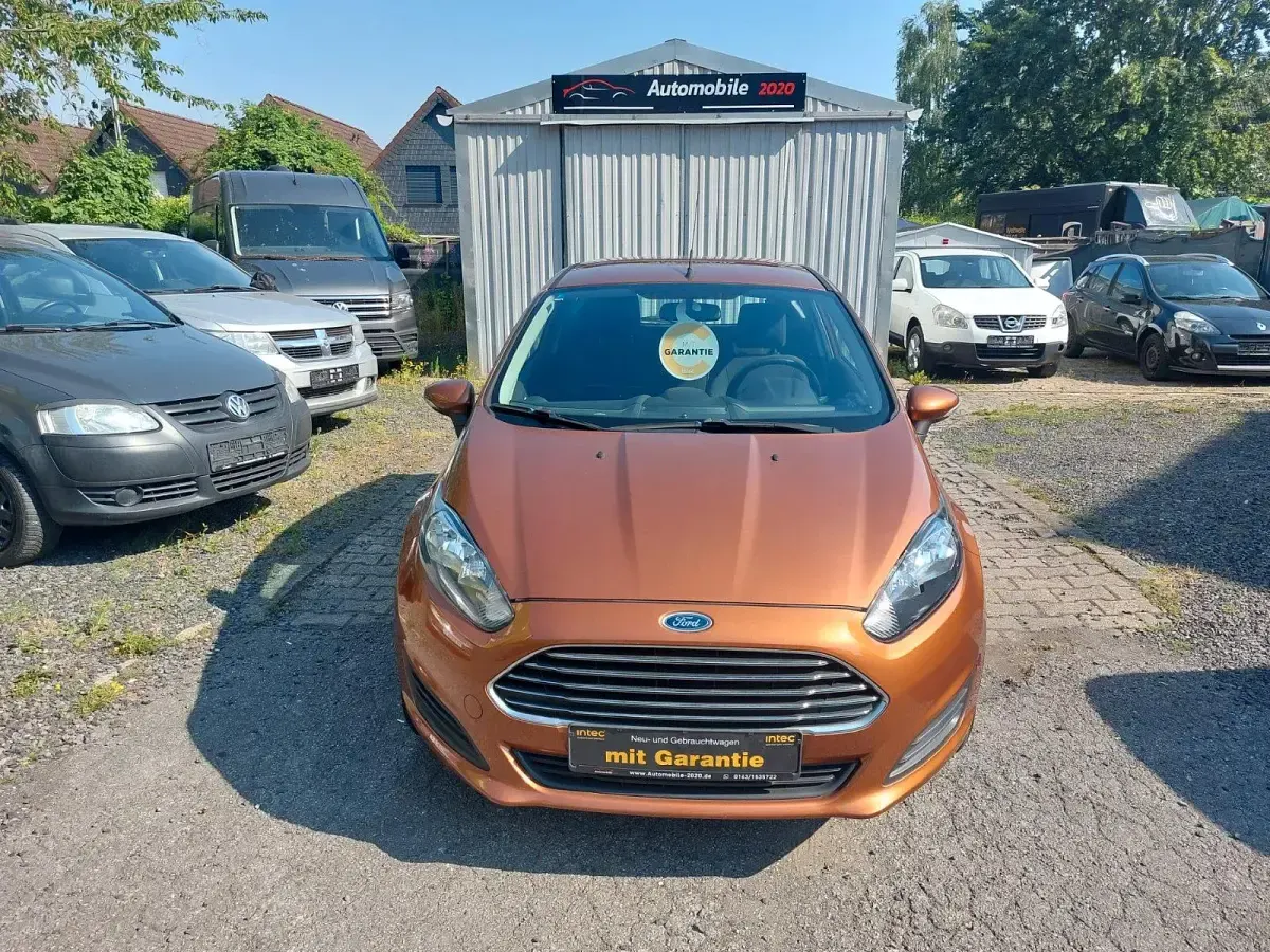 Gebraucht Ford Fiesta 105 PS (77 kW) 2013 Braun Kleinwagen