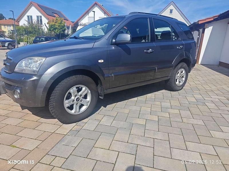 Grau Gebraucht 2004 Kia Sorento 2 SUV | 2.695 € (Guter Preis) - Bild 1/4
