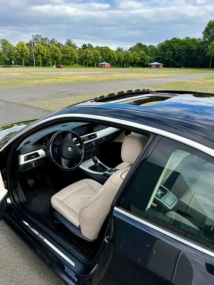 Gebraucht BMW 320 M Sport 184 PS (135 kW) 2011 Schwarz Coupé