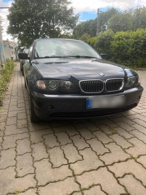 Blau Gebraucht 2002 BMW 325 Limousine | 4.100 € (Fairer Preis) - Bild 1/4