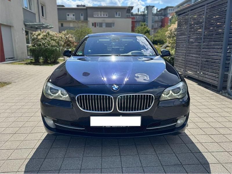 Blau Gebraucht 2012 BMW 530 Comfort Edition Limousine | 10.500 € (Guter Preis) - Bild 1/4