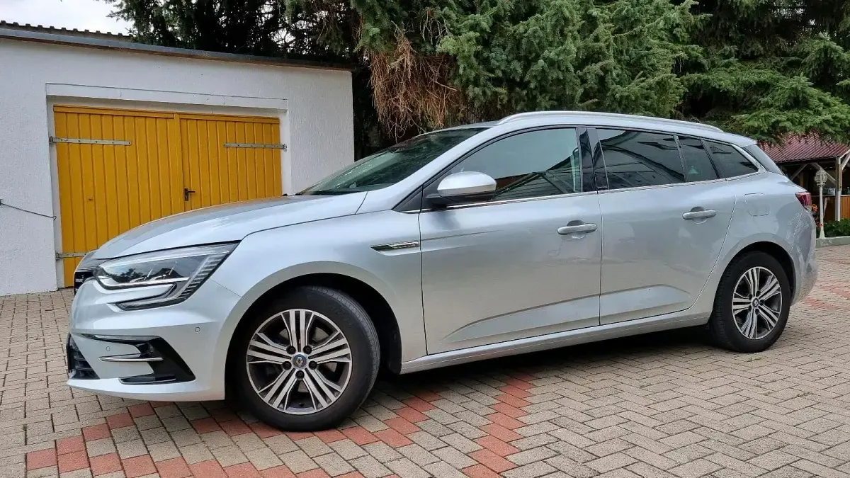 Gebraucht Renault Mégane IV Intens 159 PS (116 kW) 2021 Silber Kombi