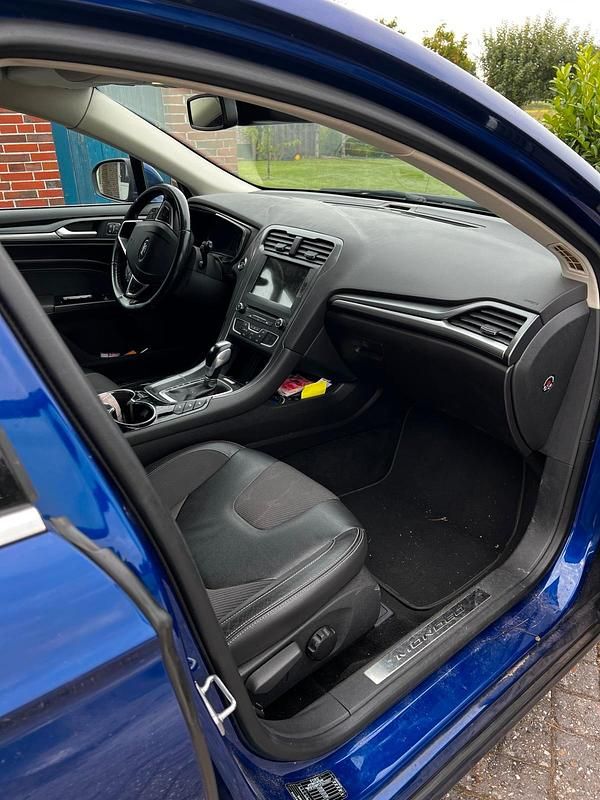 Gebraucht Ford Mondeo 150 PS (110 kW) 2016 Blau Kombi