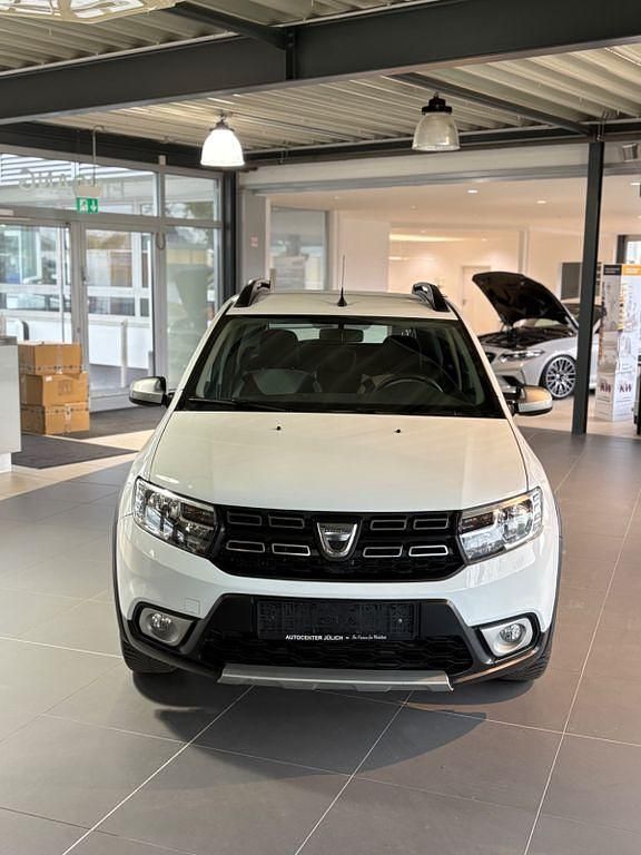 Gebraucht Dacia Sandero Stepway 90 PS (66 kW) 2020 Weiß Limousine