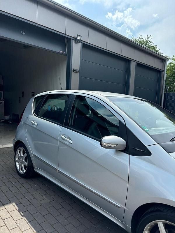 Silber Gebraucht 2005 Mercedes A200 Kleinwagen | 2.500 € (Fairer Preis) - Bild 1/4