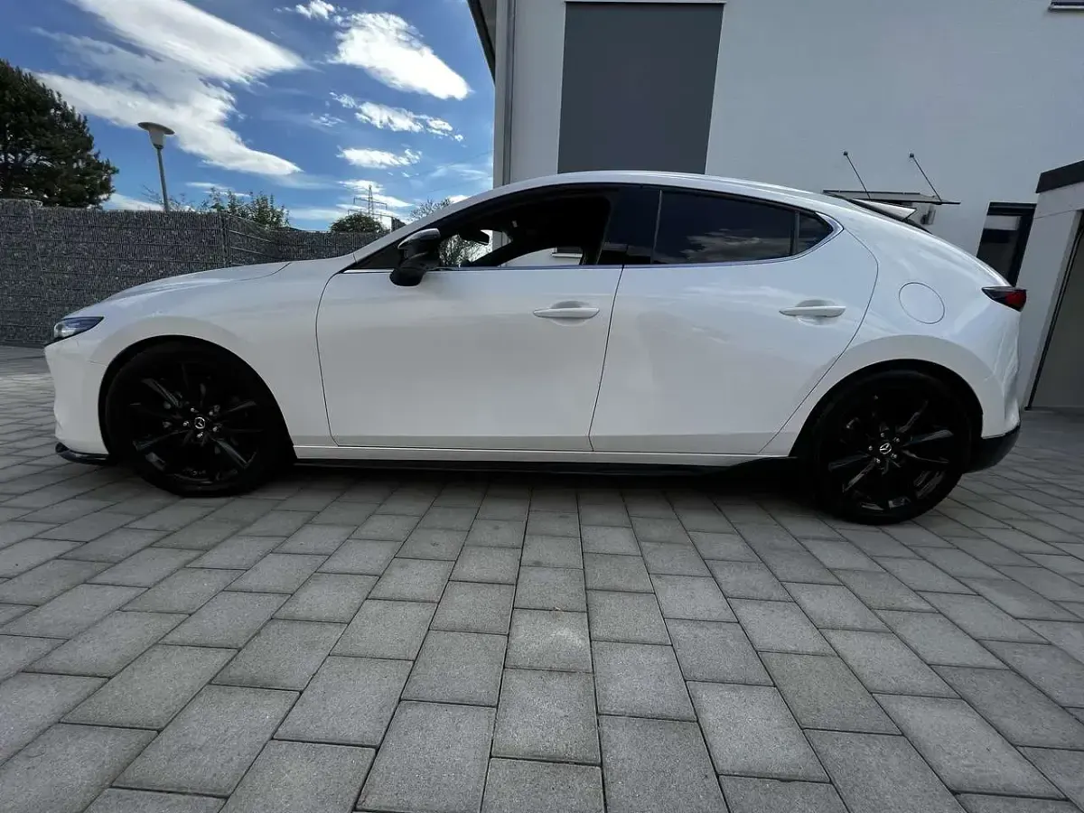 Gebraucht Mazda 3 Homura-Line 150 PS (110 kW) 2022 Weiß Kleinwagen