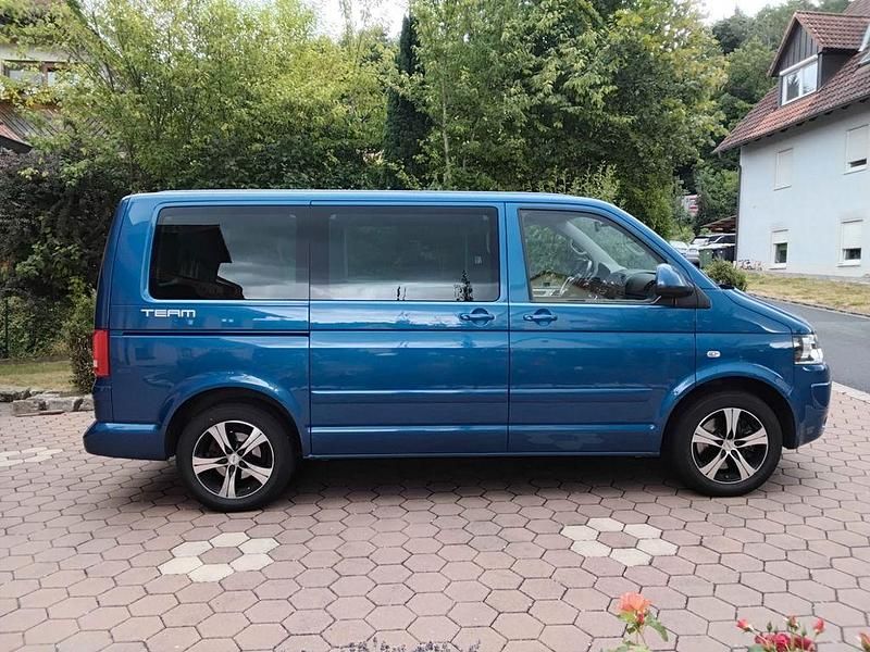 Blau Gebraucht 2011 VW Multivan Team Van | 19.900 € (Superpreis) - Bild 1/4
