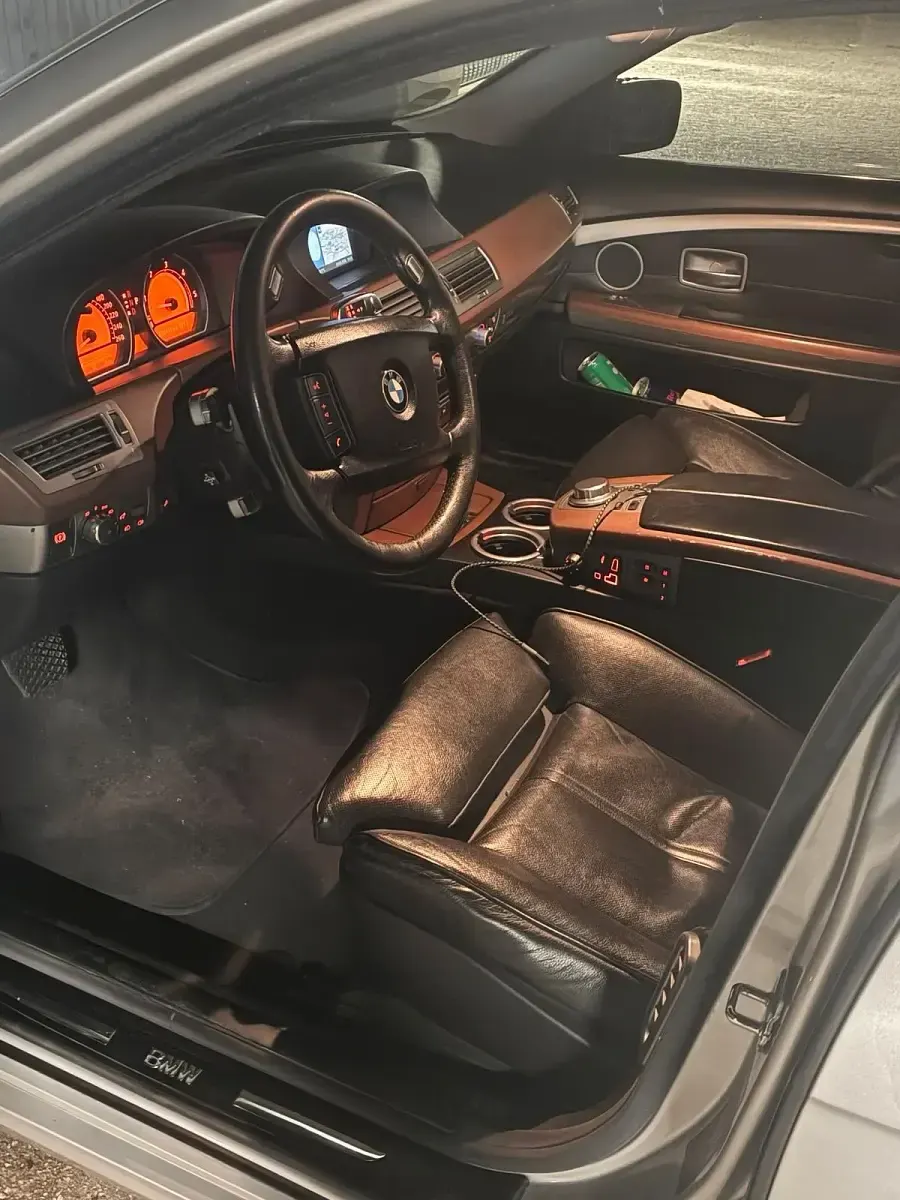 Gebraucht BMW 730 235 PS (172 kW) 2007 Silber Limousine