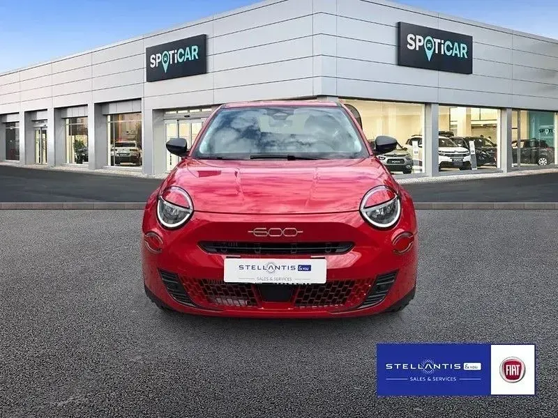Neu Fiat 600 Business 101 PS (74 kW) 2026 Rot SUV