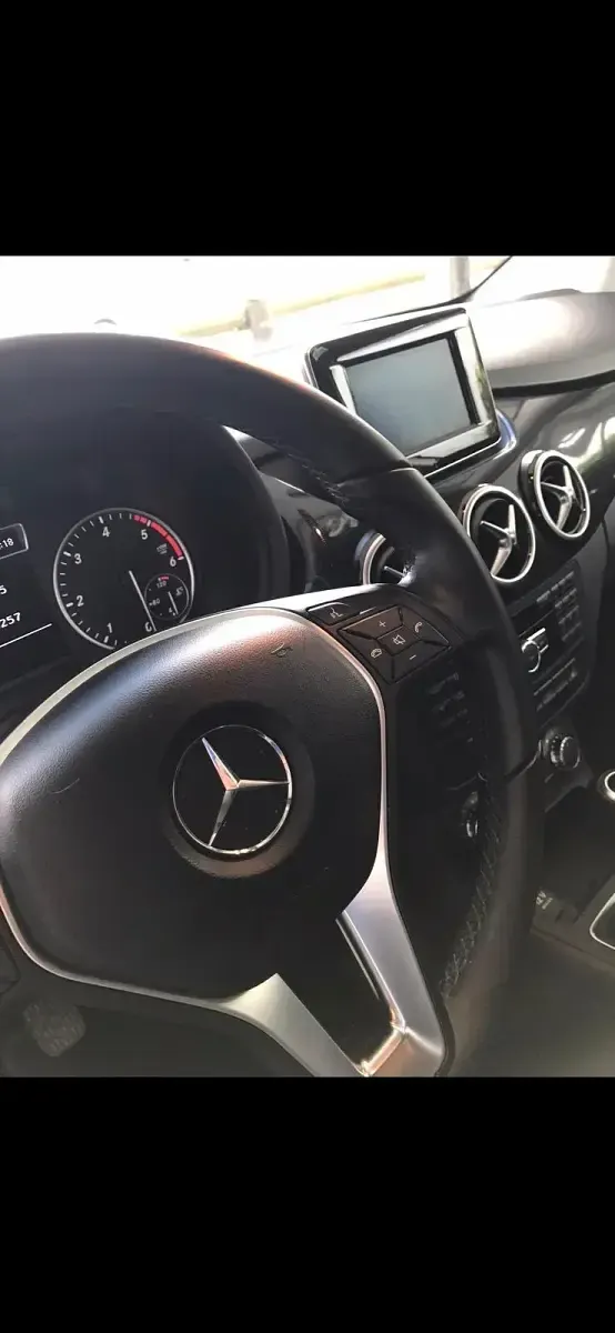 Gebraucht Mercedes B180 109 PS (80 kW) 2013 Weiß Kleinwagen