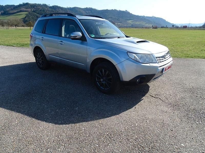 Gebraucht Subaru Forester Comfort 147 PS (108 kW) 2012 Silber SUV