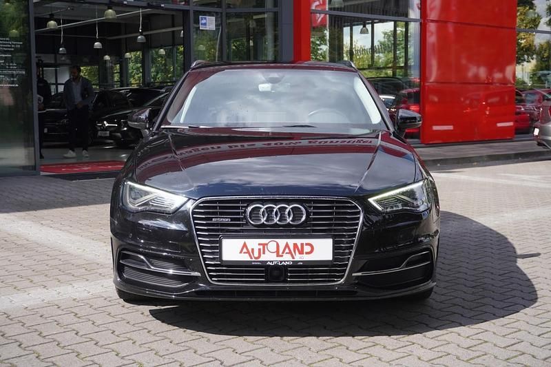 Gebraucht Audi A3 Sportback e-tron Design 204 PS (150 kW) 2016 Schwarz Kleinwagen