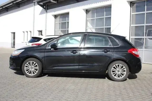 Używany Citroën C4 Tendance 120 KM (88 kW) 2011 Czarny Sedan/Limuzyna