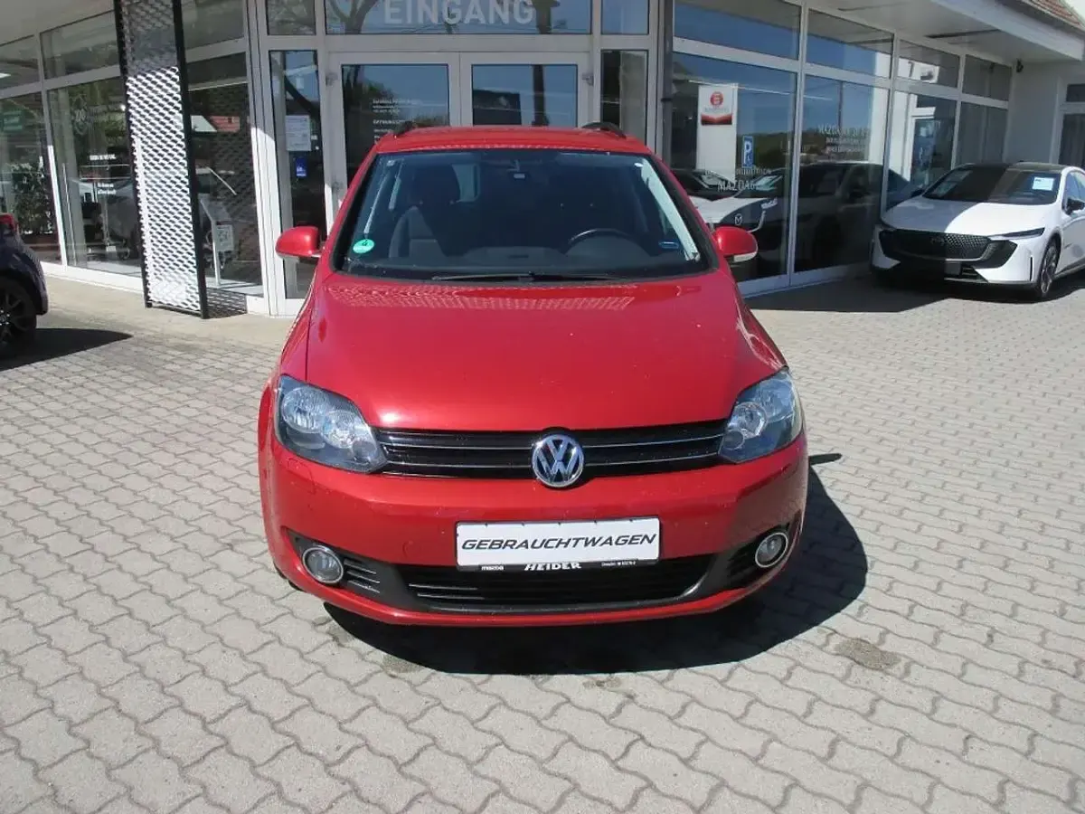 Gebraucht VW Golf VI Team 122 PS (89 kW) 2011 Amaryllisrot metallic Kleinwagen