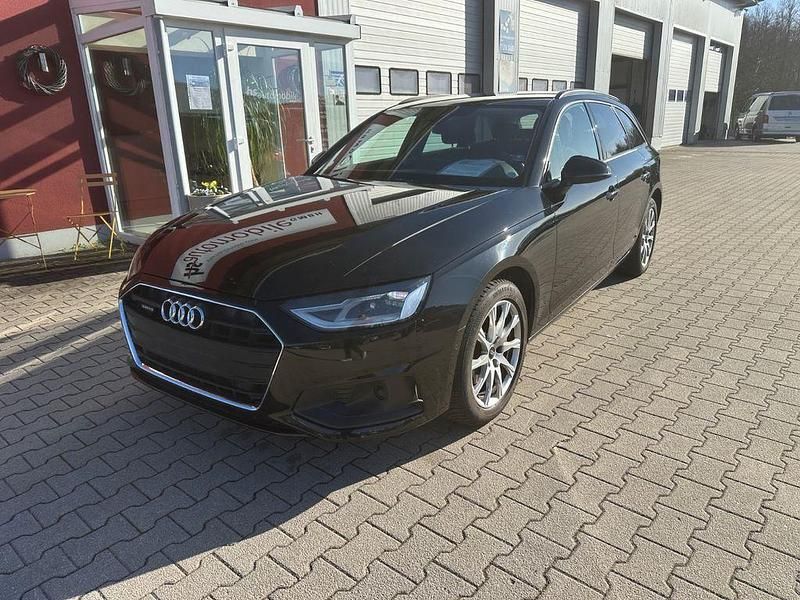 Używany Audi A4 Performance 204 KM (150 kW) 2022 Czarny Kombi
