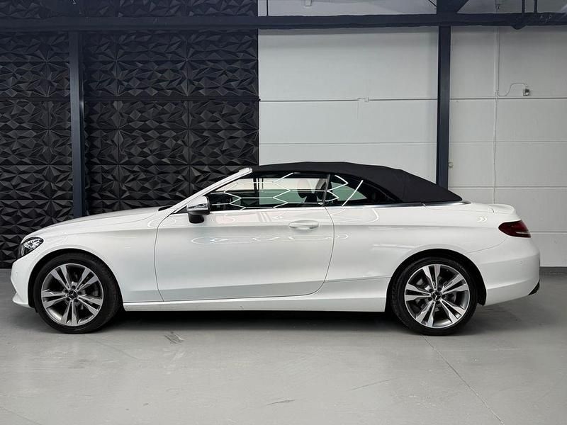 Gebraucht Mercedes C180 AMG line 156 PS (114 kW) 2017 Weiß Cabrio