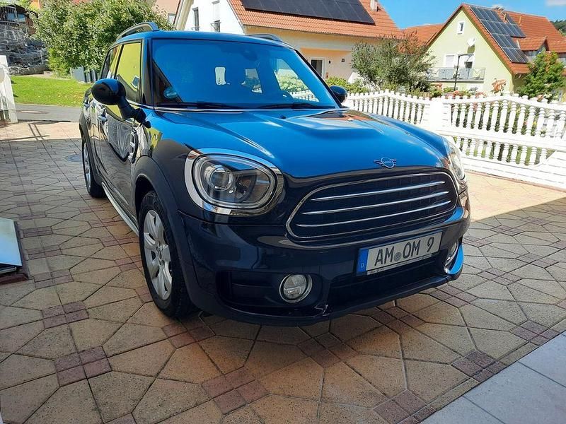 Schwarz Gebraucht 2020 Mini One Countryman SUV | 19.900 € (Fairer Preis) - Bild 1/4