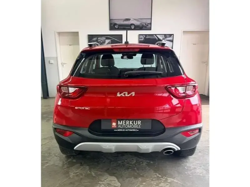 Gebraucht Kia Stonic 101 PS (74 kW) 2023 Signalrot SUV