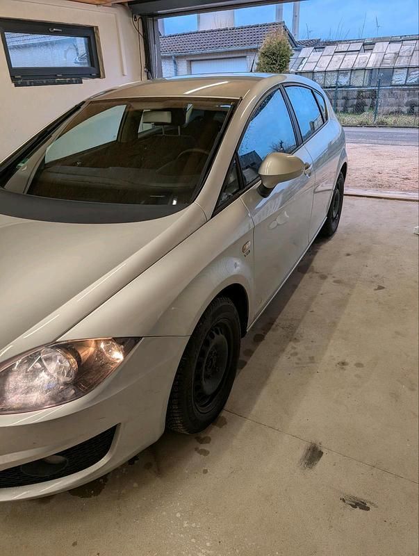 Gebraucht Seat Leon 105 PS (77 kW) 2011 Silber Kleinwagen