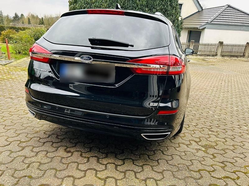 Gebraucht Ford Mondeo Titanium 190 PS (139 kW) 2021 Schwarz Kombi