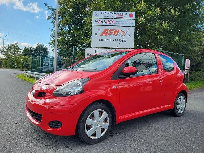 Rot Gebraucht 2009 Toyota Aygo Cool Kleinwagen | 1.999 € (Fairer Preis) - Bild 1/4