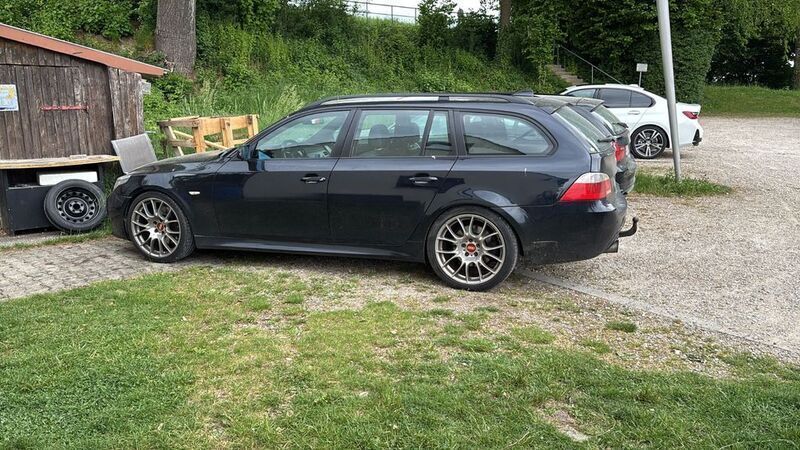 Blau Gebraucht 2006 BMW 535 Performance Kombi | 4.799 € - Bild 1/4