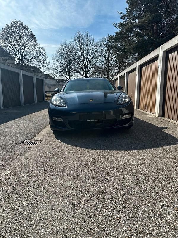 Blau Gebraucht 2011 Porsche Panamera Turbo Limousine | 23.800 € (Superpreis) - Bild 1/4