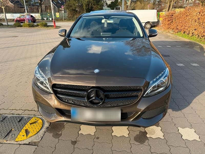 Gebraucht Mercedes C180 156 PS (114 kW) 2014 Braun Limousine