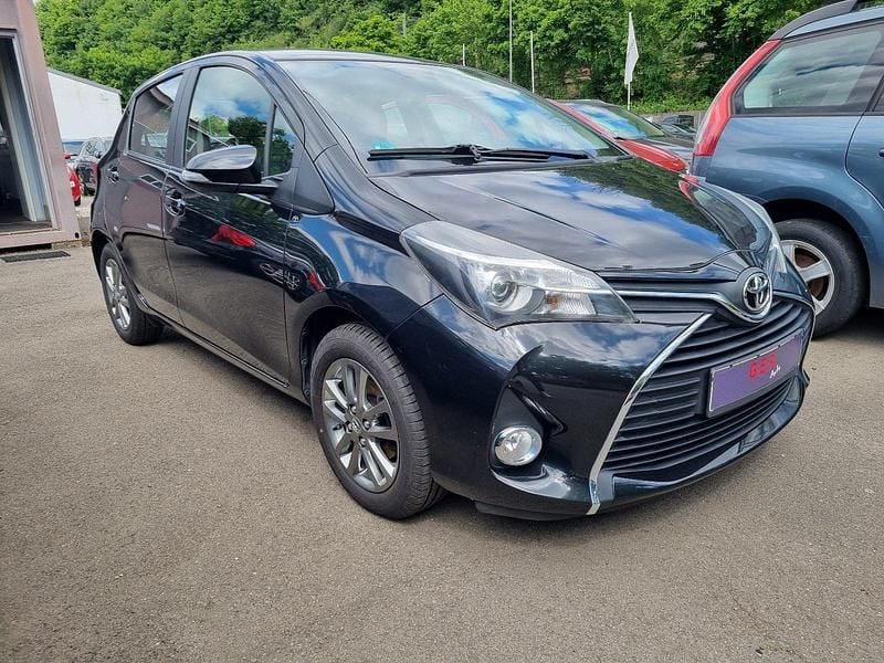 Schwarz Gebraucht 2015 Toyota Yaris Kleinwagen | 8.990 € (Fairer Preis) - Bild 1/4