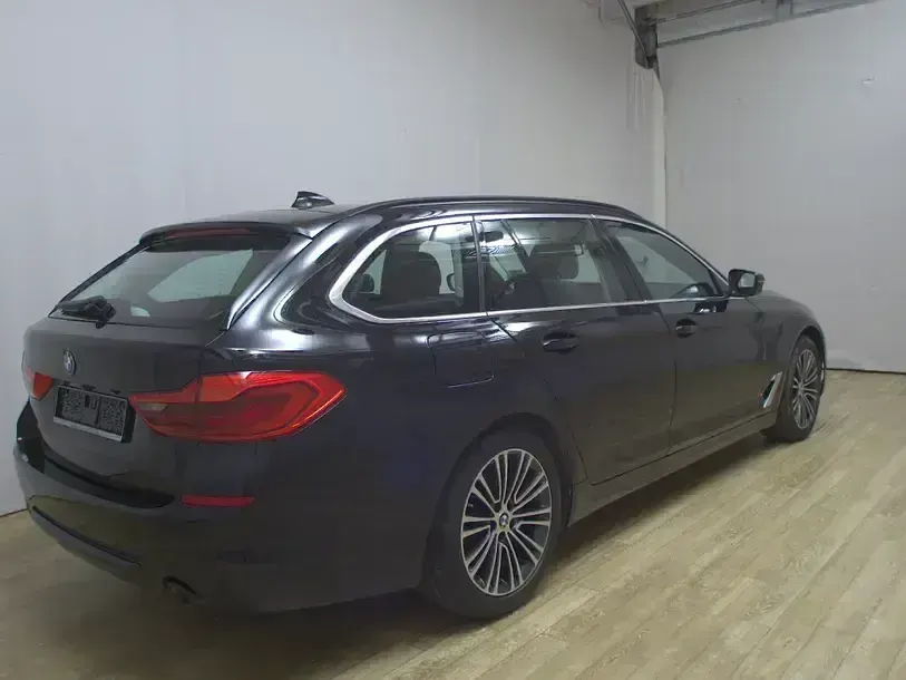 Gebraucht BMW 520 Sport Line 190 PS (139 kW) 2020 Schwarz Kombi