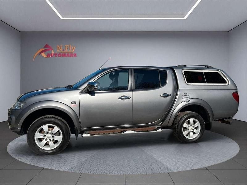 Gebraucht Mitsubishi L200 Diamant Edition 178 PS (130 kW) 2015 Grau Pickup
