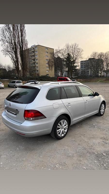 Gebraucht VW Golf VII 105 PS (77 kW) 2012 Silber Kombi