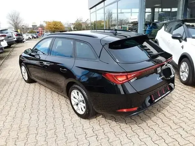 Gebraucht Seat Leon Style 150 PS (110 kW) 2025 Mitternachtsschwarz (metallic) Kleinwagen