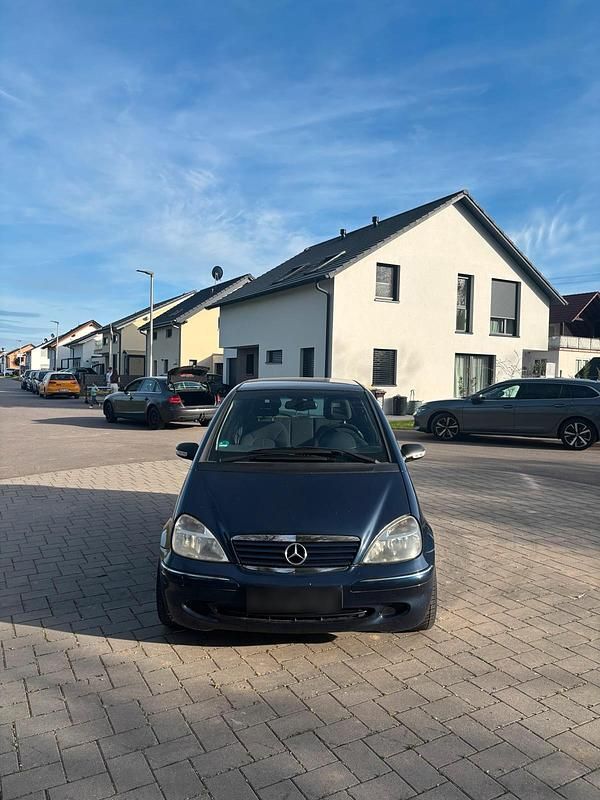 Gebraucht Mercedes A190 125 PS (91 kW) 2002 Blau Kleinwagen