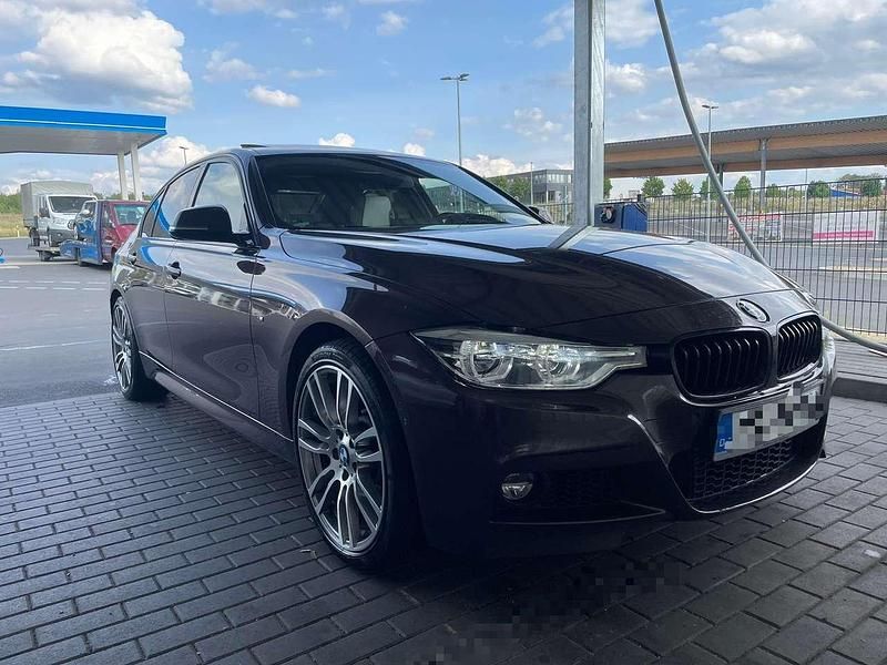 Braun Gebraucht 2016 BMW 335 M Sport Limousine | 24.500 € (Etwas zu teuer) - Bild 1/4